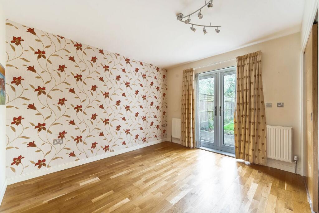 3 bed 1st Floor Flat for rent in Harrow. From Foxtons - Harrow