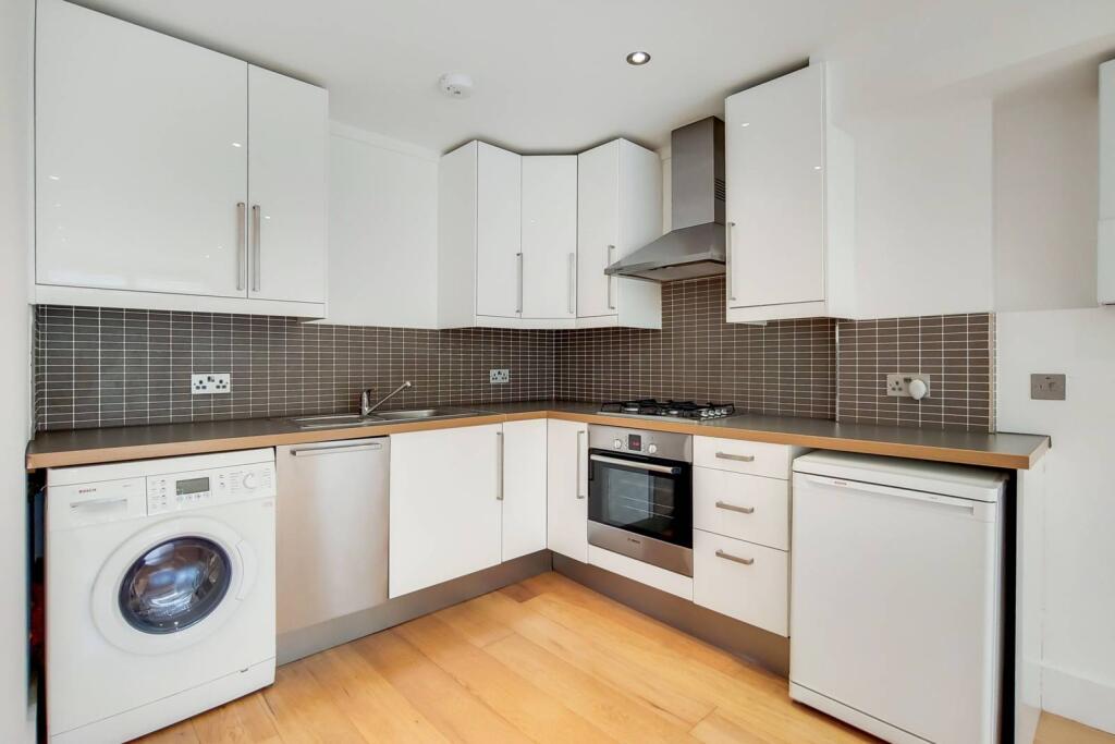 1 bed 1st Floor Flat for rent in London. From Foxtons - Islington