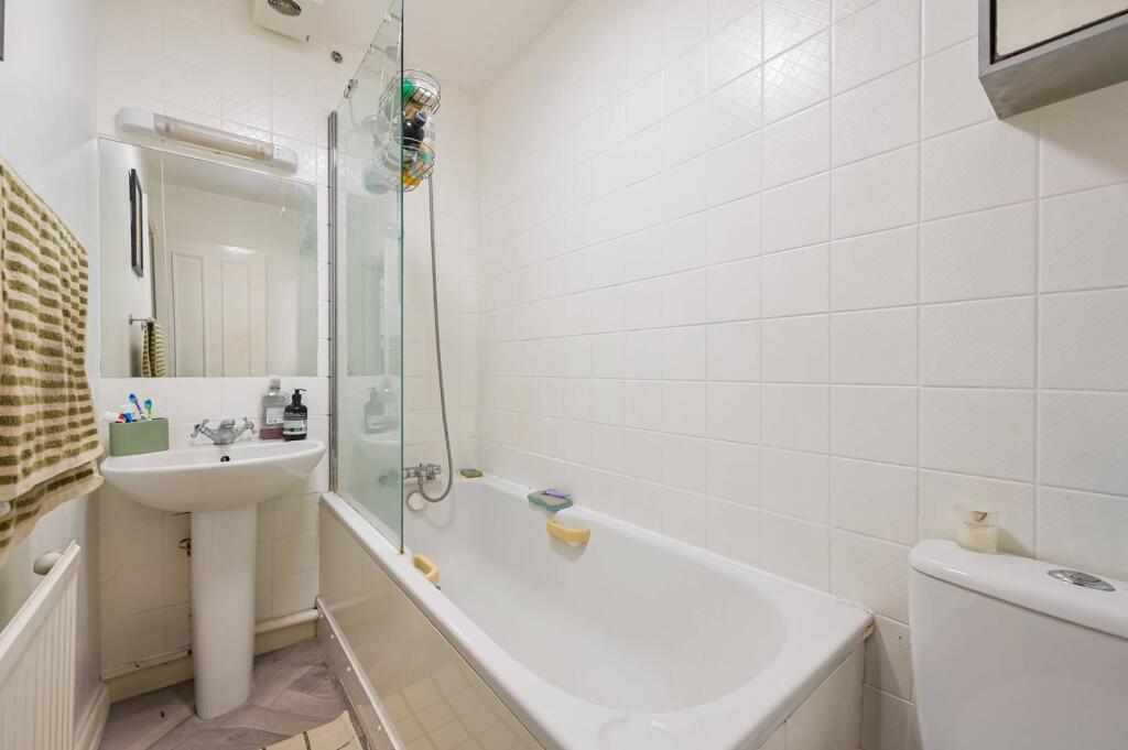 2 bed 1st Floor Flat for rent in London. From Foxtons - Islington 2 bed 1st Floor Flat for rent in London. From Foxtons - Islington