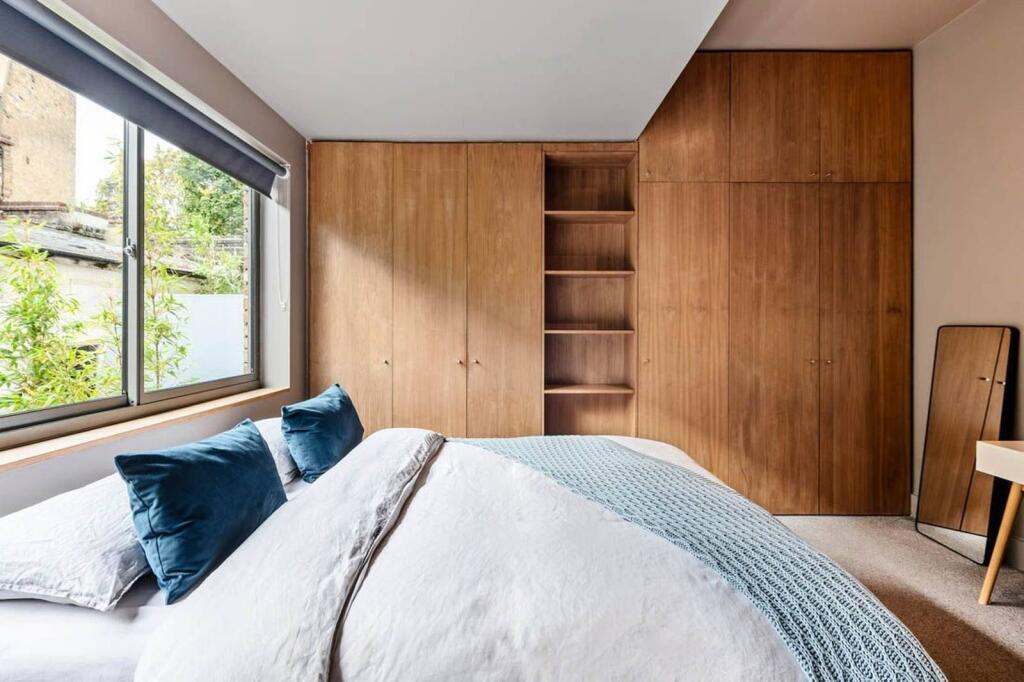 1 bed 1st Floor Flat for rent in London. From Foxtons - Islington