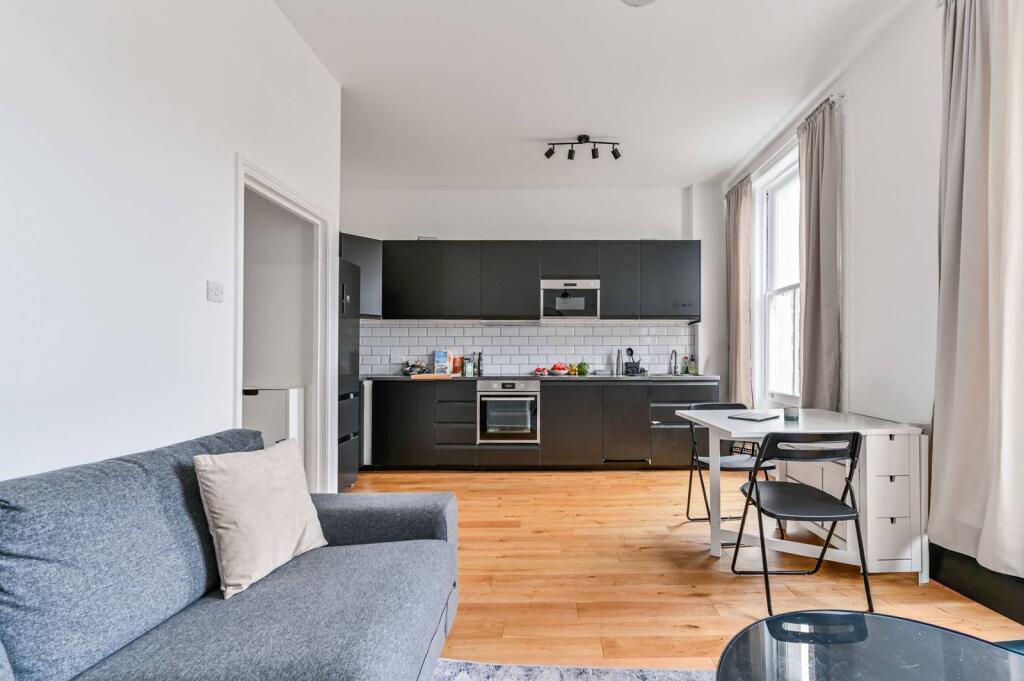 1 bed 1st Floor Flat for rent in London. From Foxtons - Islington