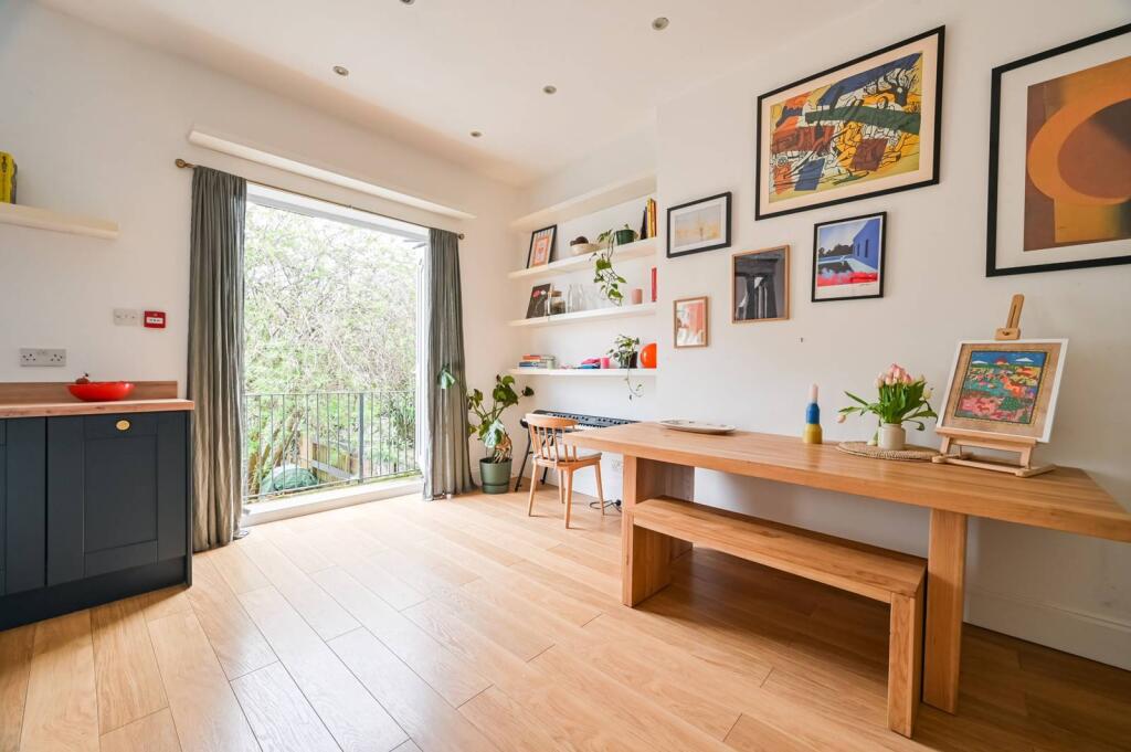 1 bed 1st Floor Flat for rent in London. From Foxtons - Islington