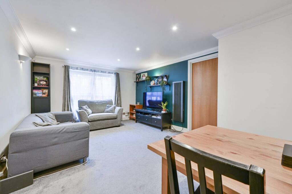 2 bed 1st Floor Flat for rent in London. From Foxtons - Islington