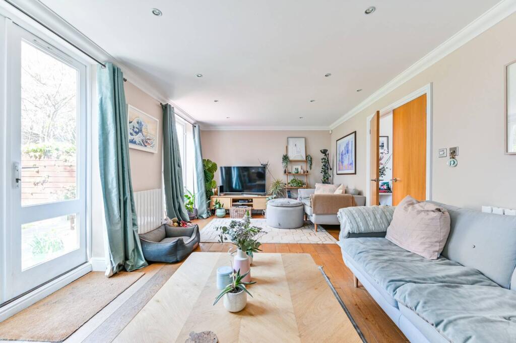 3 bed Detached for rent in London. From Foxtons - Islington 3 bed Detached for rent in London. From Foxtons - Islington
