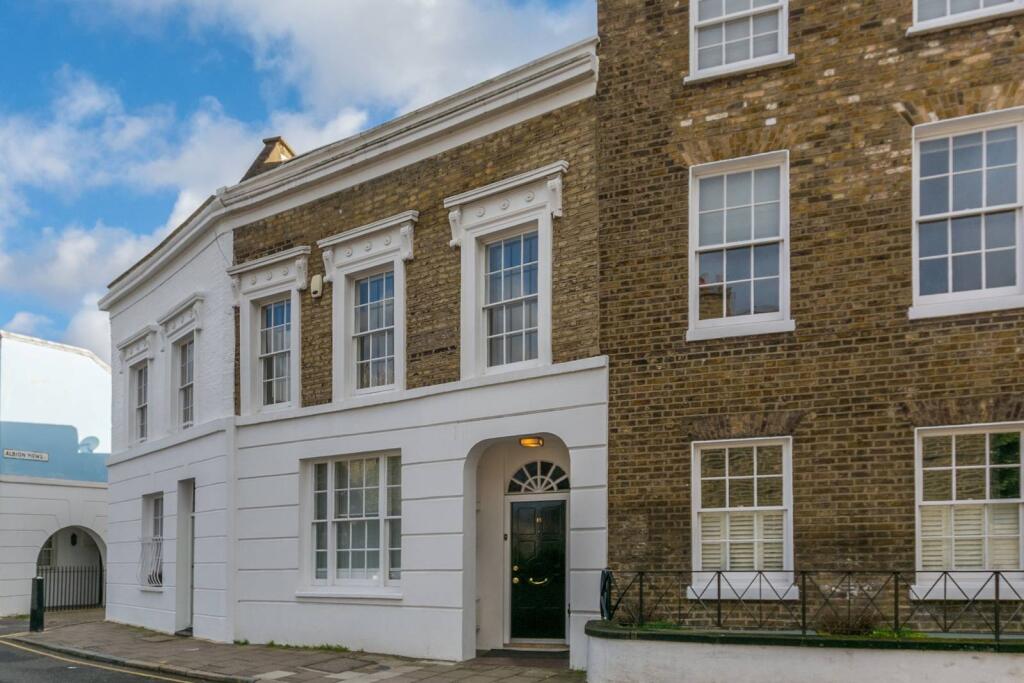 3 bed Detached for rent in Islington. From Foxtons - Islington