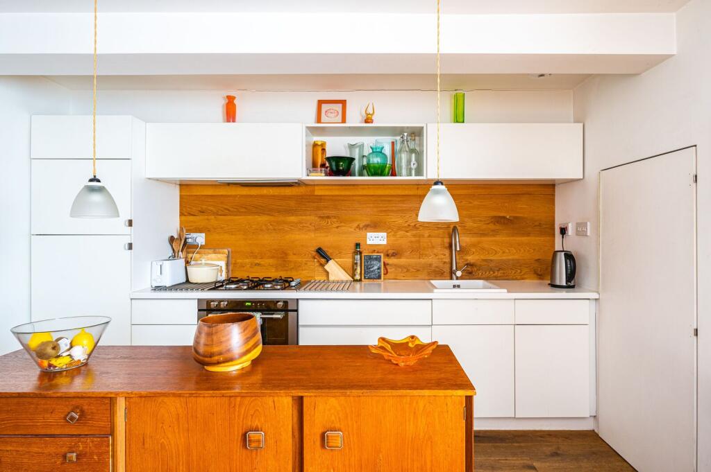 1 bed 1st Floor Flat for rent in London. From Foxtons - Islington 1 bed 1st Floor Flat for rent in London. From Foxtons - Islington