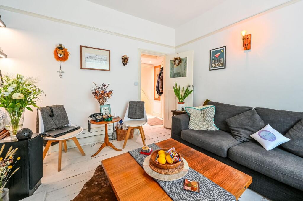 1 bed 1st Floor Flat for rent in Islington. From Foxtons - Islington