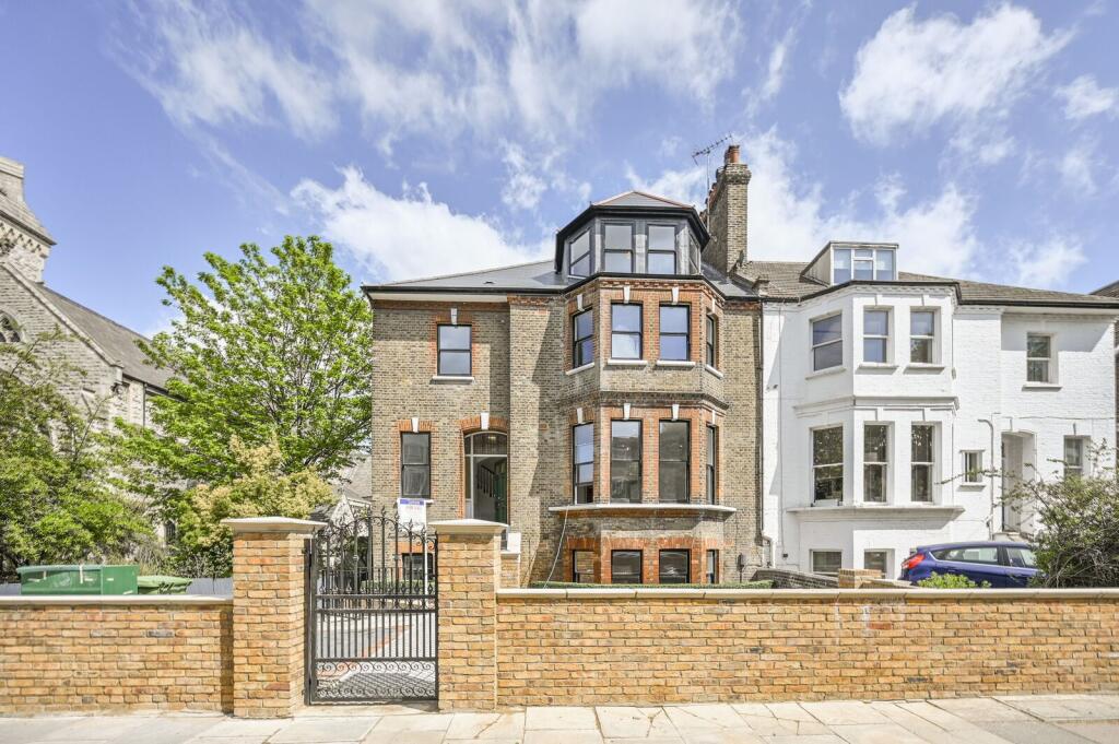 2 bed 1st Floor Flat for rent in Islington. From Foxtons - Islington