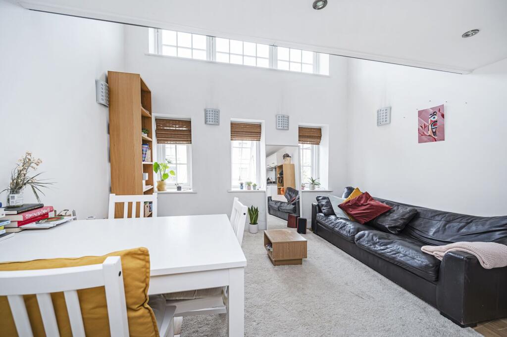 1 bed 1st Floor Flat for rent in Stoke Newington. From Foxtons - Islington