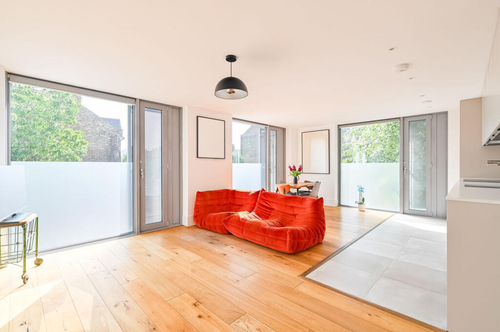 1 bed 1st Floor Flat for rent in Stoke Newington. From Foxtons - Islington
