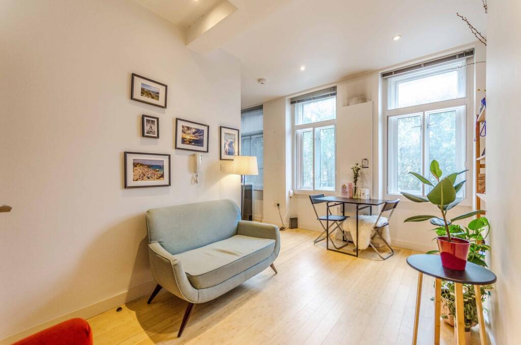 1 bed 1st Floor Flat for rent in London. From Foxtons - Islington