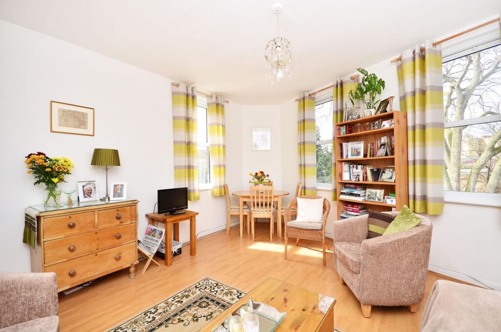 2 bed 1st Floor Flat for rent in Islington. From Foxtons - Islington