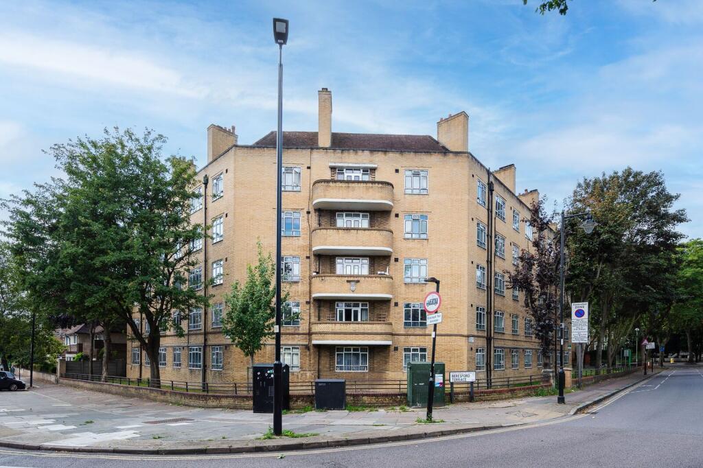 2 bed 1st Floor Flat for rent in Stoke Newington. From Foxtons - Islington