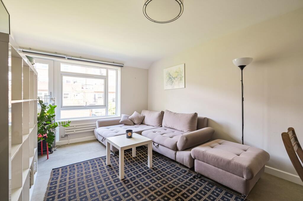 1 bed 1st Floor Flat for rent in Islington. From Foxtons - Islington