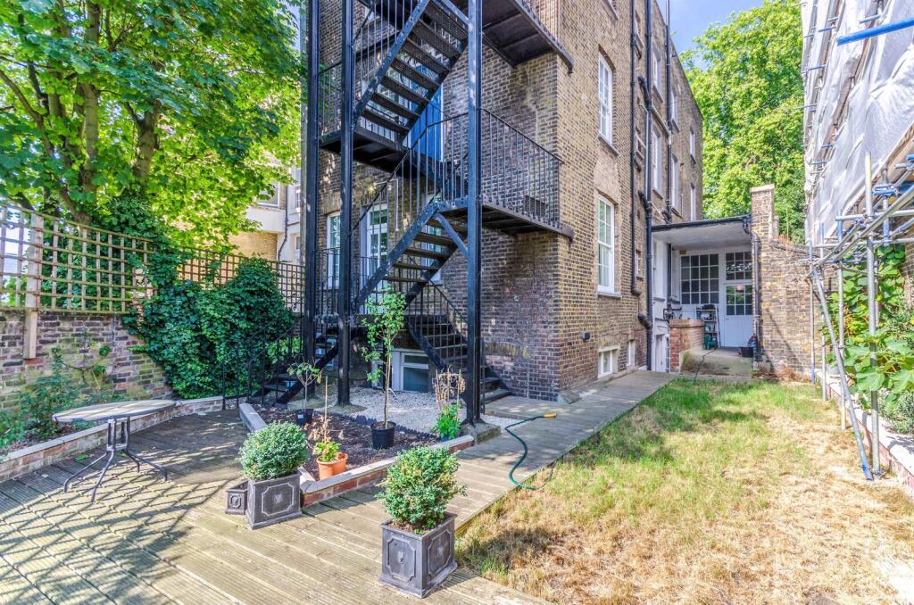 2 bed 1st Floor Flat for rent in Islington. From Foxtons - Islington