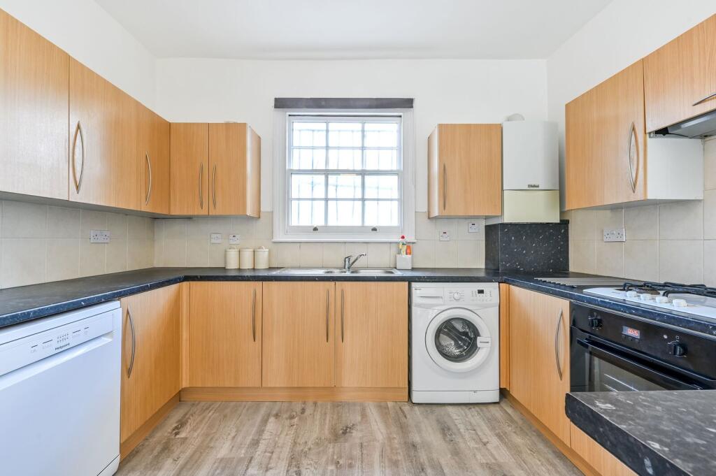 3 bed Annexe for rent in Islington. From Foxtons - Islington