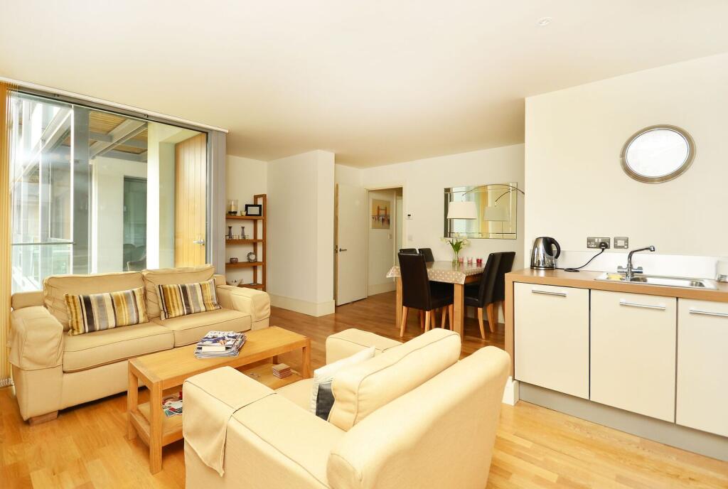 2 bed 1st Floor Flat for rent in Stoke Newington. From Foxtons - Islington
