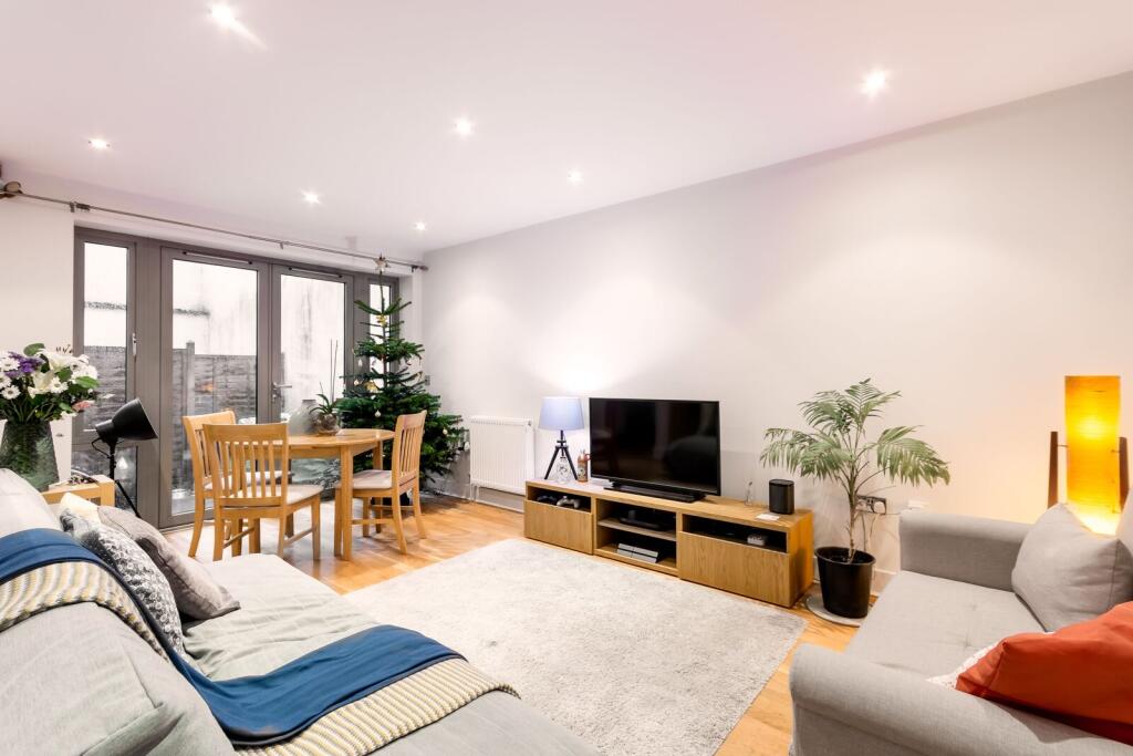 1 bed 1st Floor Flat for rent in London. From Foxtons - Islington