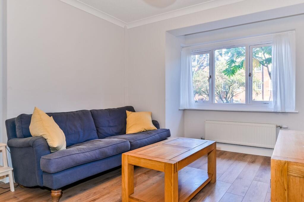3 bed 1st Floor Flat for rent in Islington. From Foxtons - Islington