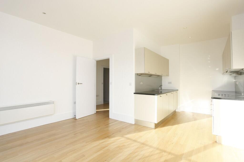 1 bed 1st Floor Flat for rent in London. From Foxtons - Islington