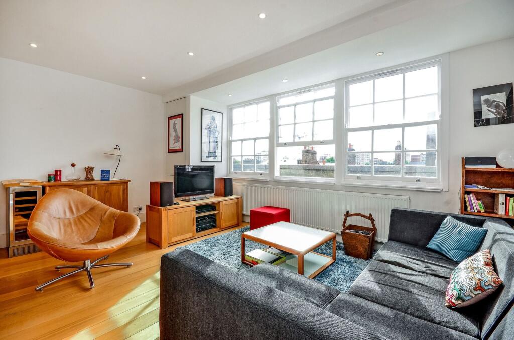 2 bed 1st Floor Flat for rent in Islington. From Foxtons - Islington