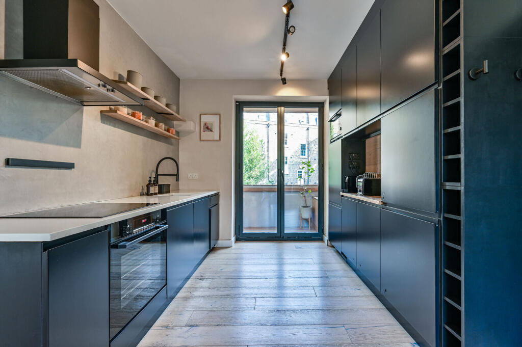 2 bed 1st Floor Flat for rent in Islington. From Foxtons - Islington