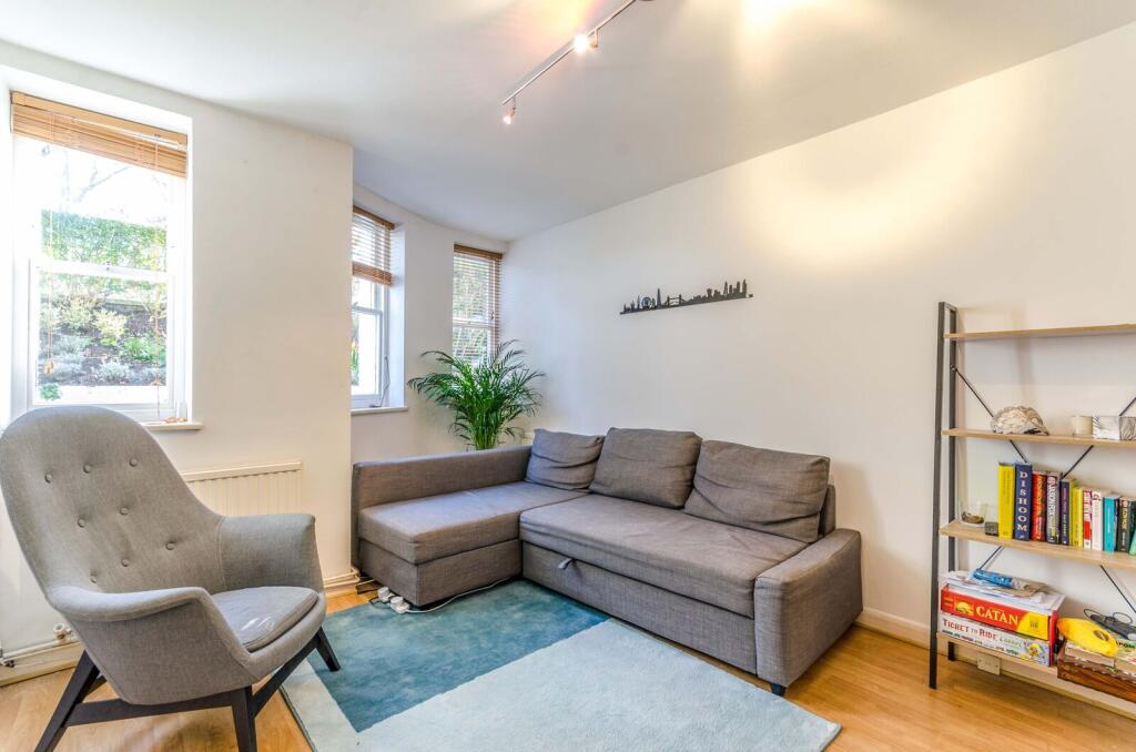 1 bed 1st Floor Flat for rent in London. From Foxtons - Islington
