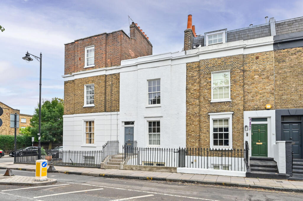 3 bed Mid Terraced House for rent in Islington. From Foxtons - Islington