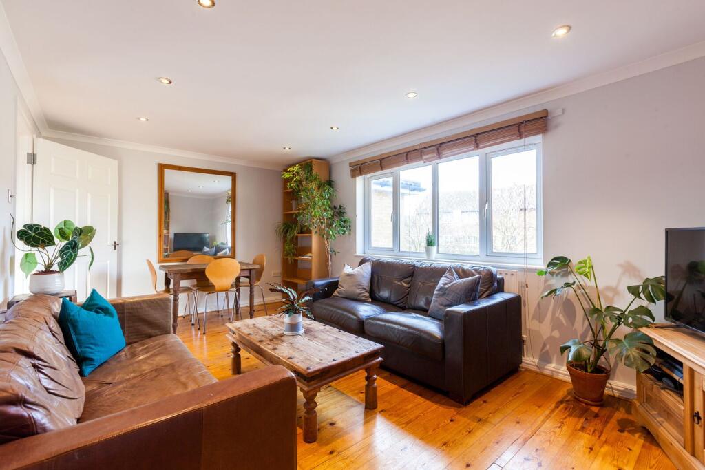 2 bed 1st Floor Flat for rent in London. From Foxtons - Islington 2 bed 1st Floor Flat for rent in London. From Foxtons - Islington