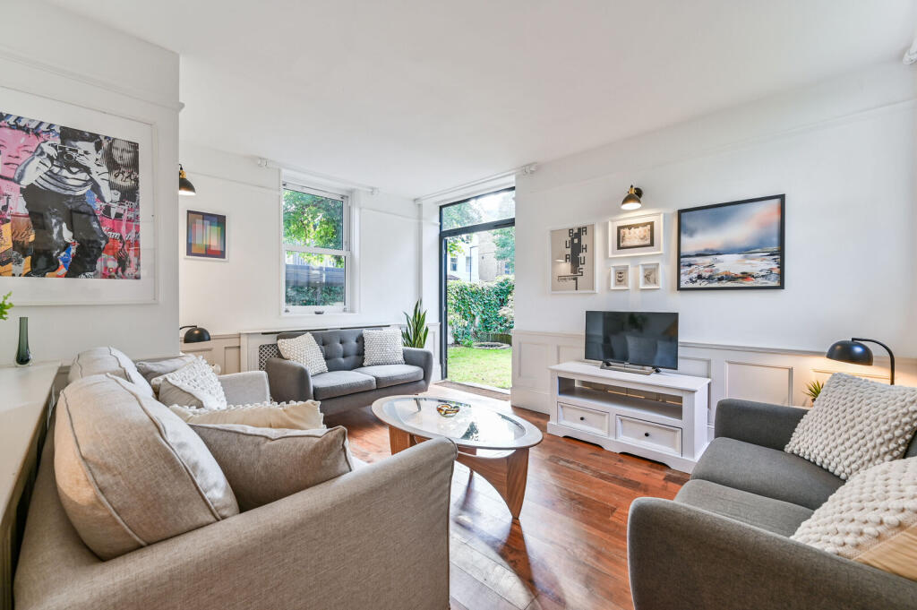 3 bed Cottage for rent in London. From Foxtons - Islington