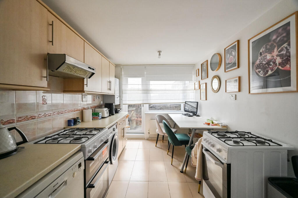 2 bed 1st Floor Flat for rent in London. From Foxtons - Islington 2 bed 1st Floor Flat for rent in London. From Foxtons - Islington