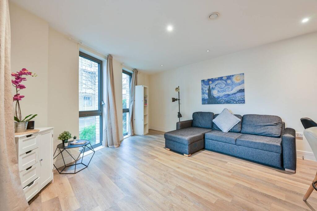 1 bed 1st Floor Flat for rent in London. From Foxtons - London Bridge