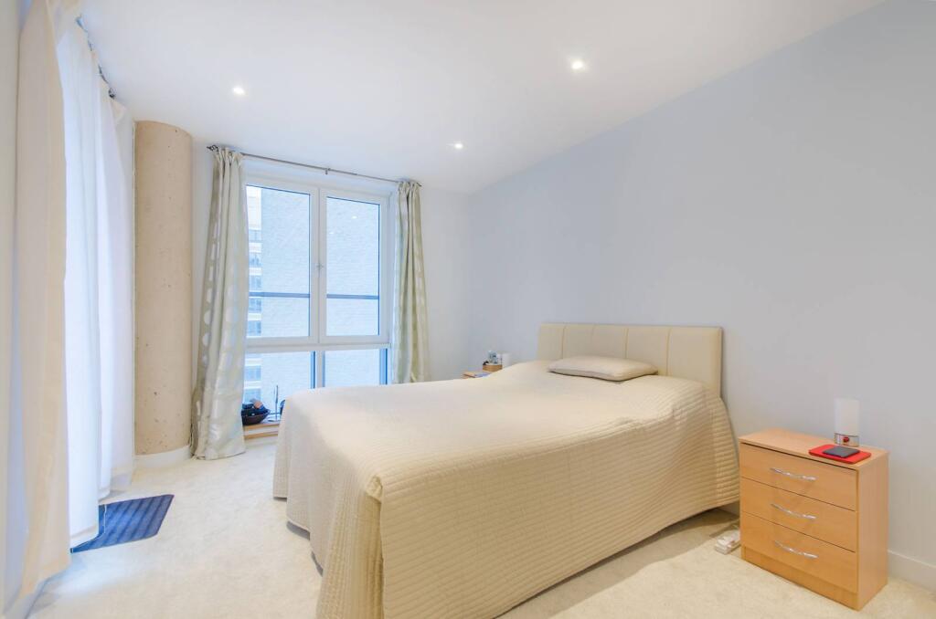 1 bed 1st Floor Flat for rent in London. From Foxtons - London Bridge