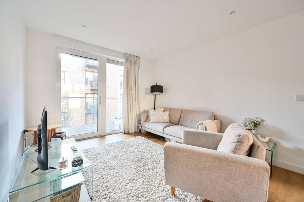 2 bed 1st Floor Flat for rent in London. From Foxtons - London Bridge