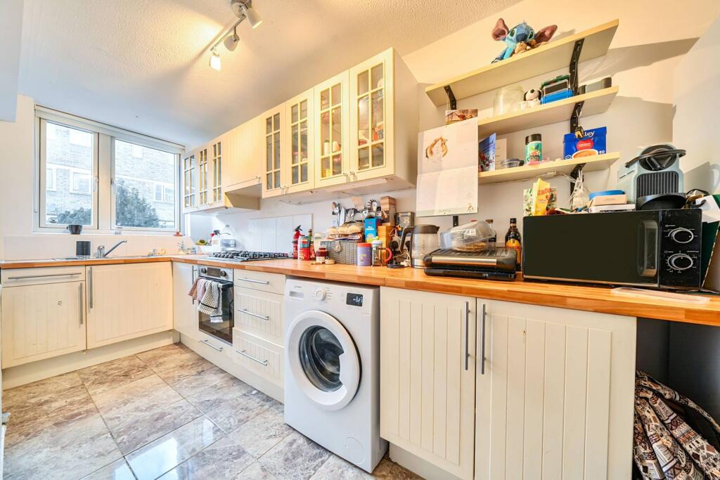 1 bed 1st Floor Flat for rent in London. From Foxtons - London Bridge 1 bed 1st Floor Flat for rent in London. From Foxtons - London Bridge