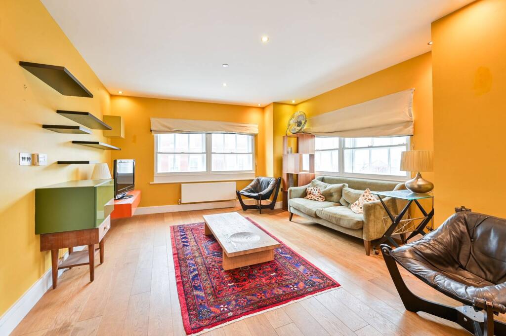 2 bed 1st Floor Flat for rent in London. From Foxtons - London Bridge