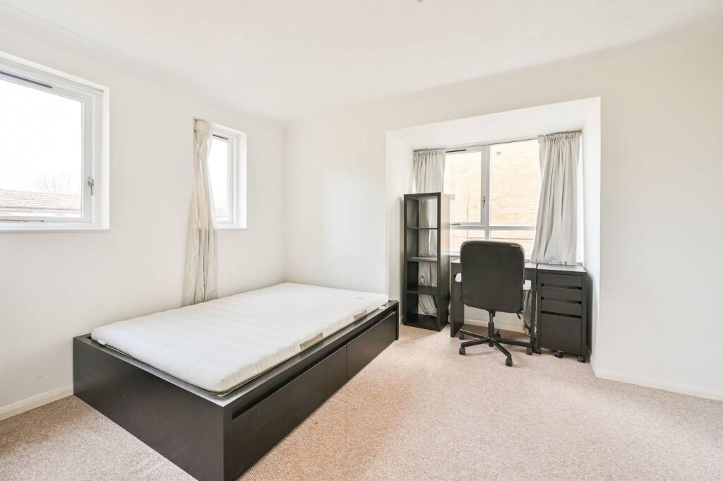0 bed Studio for rent in London. From Foxtons - London Bridge