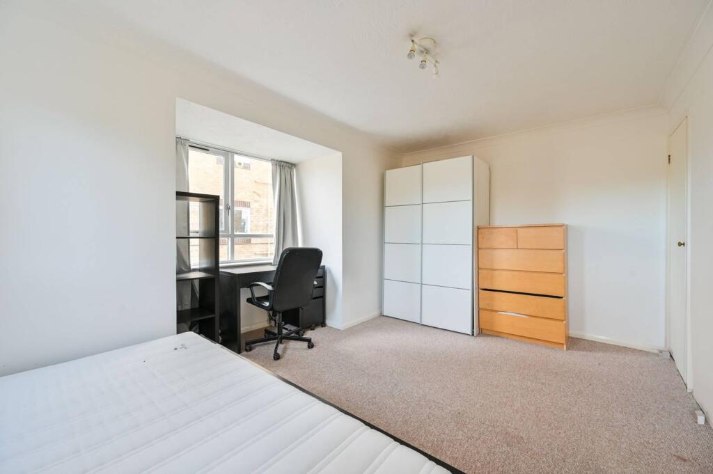 0 bed Studio for rent in London. From Foxtons - London Bridge