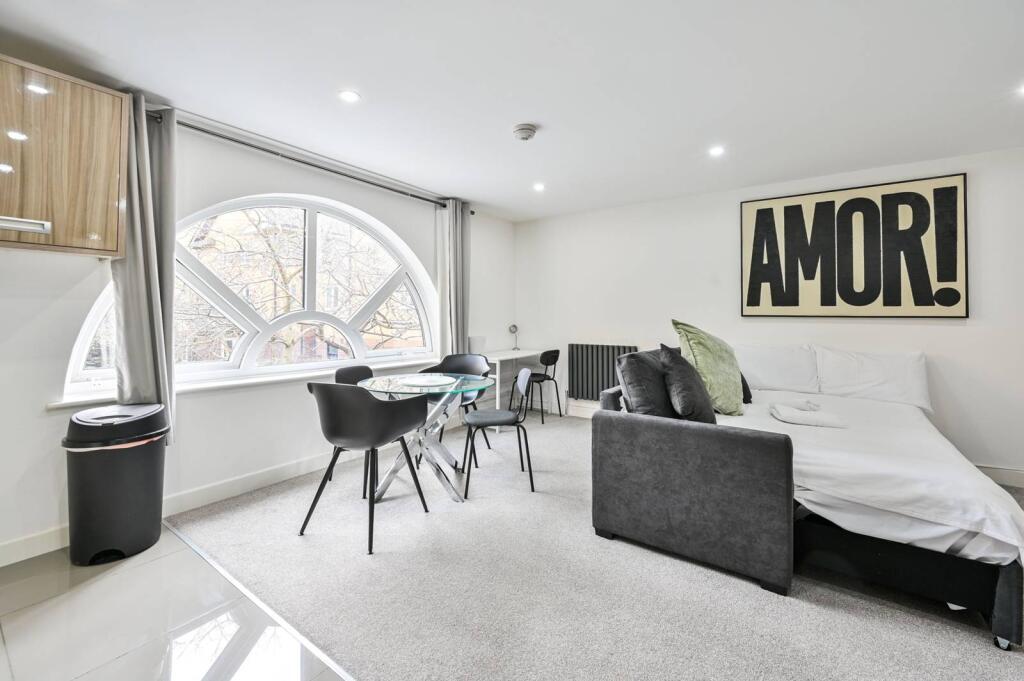 1 bed 1st Floor Flat for rent in London. From Foxtons - London Bridge