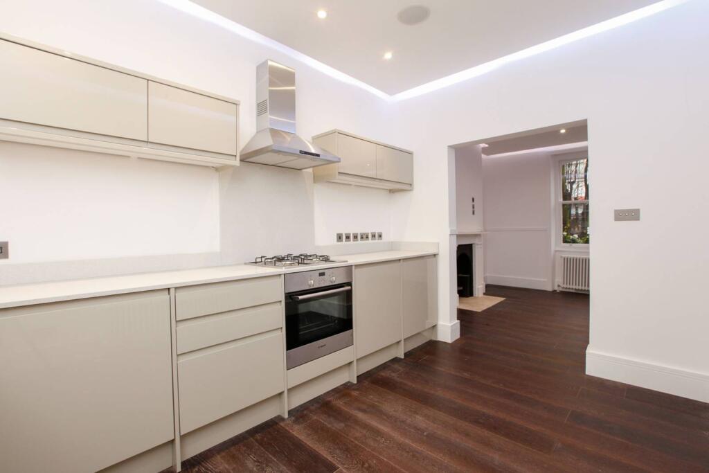 1 bed 1st Floor Flat for rent in London. From Foxtons - London Bridge