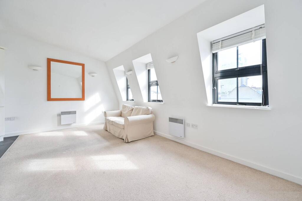 2 bed 1st Floor Flat for rent in London. From Foxtons - London Bridge