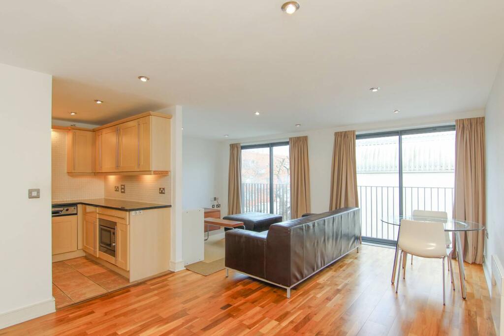 1 bed 1st Floor Flat for rent in London. From Foxtons - London Bridge
