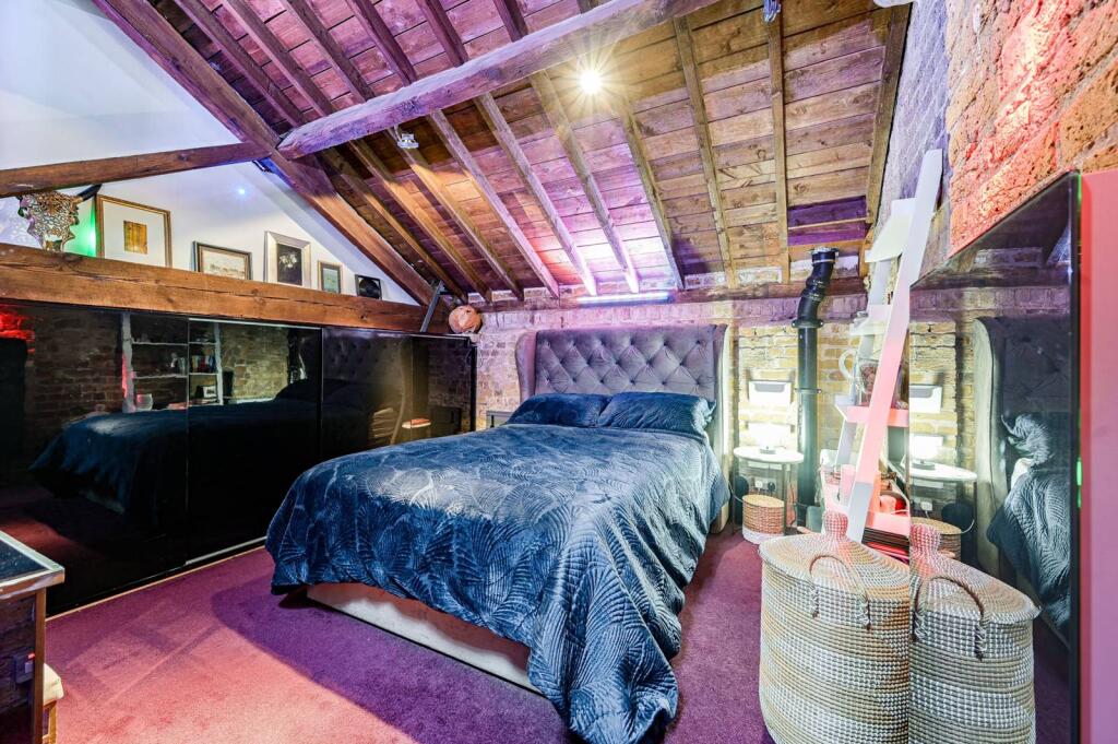 2 bed 1st Floor Flat for rent in London. From Foxtons - London Bridge 2 bed 1st Floor Flat for rent in London. From Foxtons - London Bridge