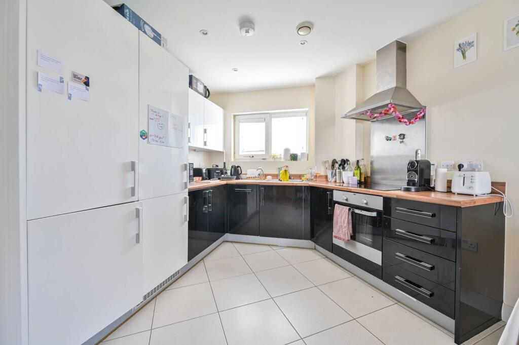 2 bed 1st Floor Flat for rent in Deptford. From Foxtons - London Bridge