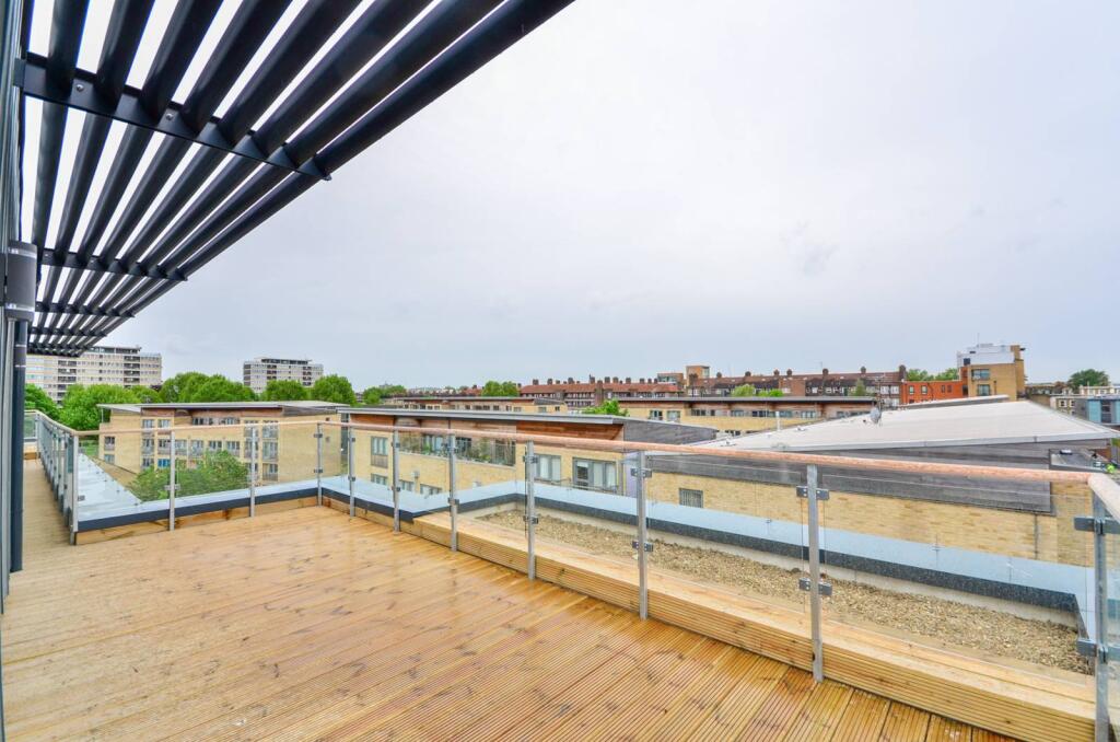 3 bed Penthouse for rent in Bermondsey. From Foxtons - London Bridge