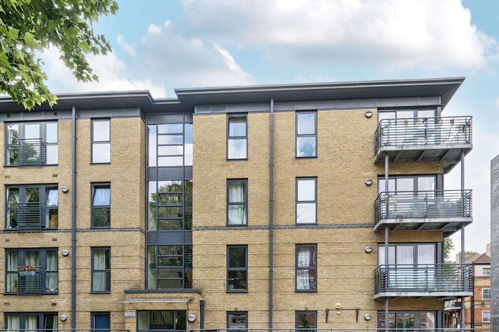 1 bed 1st Floor Flat for rent in Bermondsey. From Foxtons - London Bridge