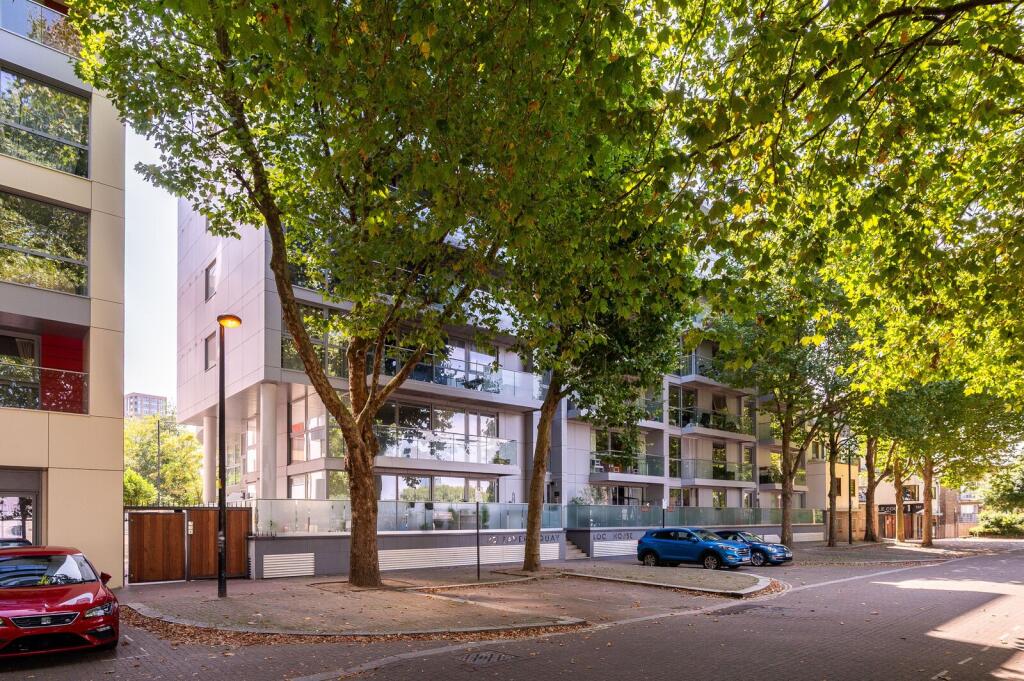 2 bed 1st Floor Flat for rent in Poplar. From Foxtons - London Bridge