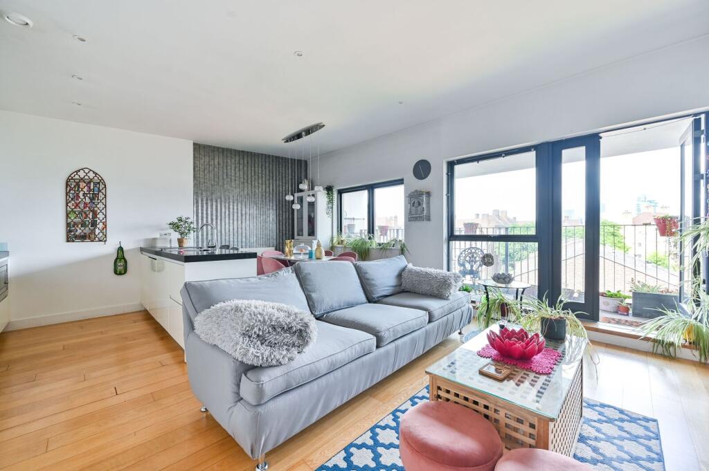 2 bed 1st Floor Flat for rent in London. From Foxtons - London Bridge