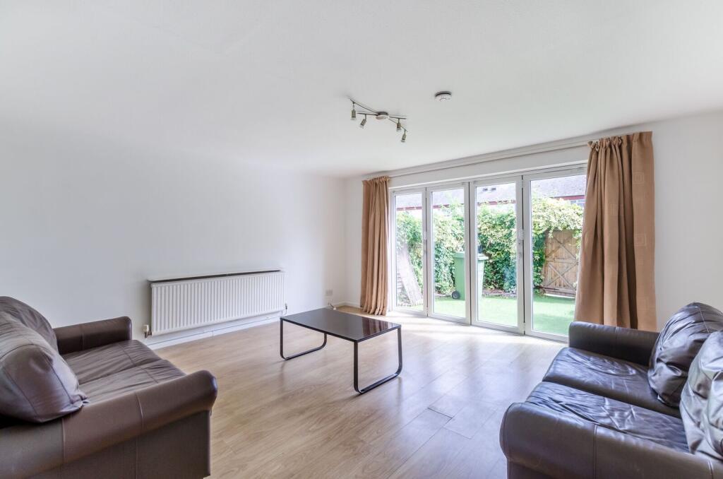 3 bed Detached for rent in London. From Foxtons - London Bridge 3 bed Detached for rent in London. From Foxtons - London Bridge