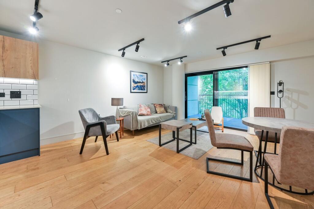 2 bed 1st Floor Flat for rent in London. From Foxtons - London Bridge